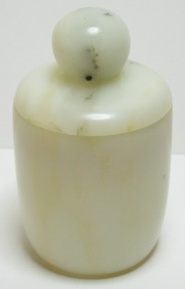 Vase mit Deckel