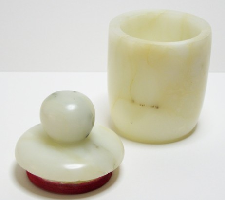 Vase mit Deckel 1