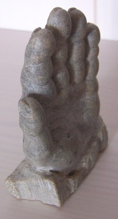 Graue Hand 3